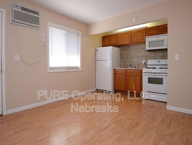 Building Photo - 616 N 46th St