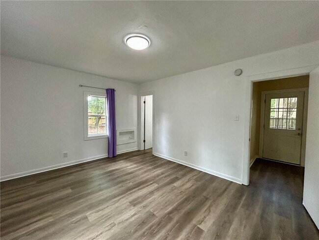 Building Photo - 2861 Ralston Rd