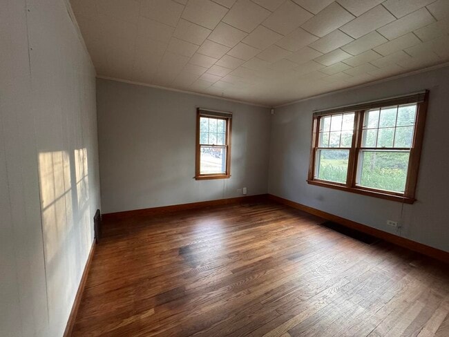 Building Photo - 16 Belmont Ave