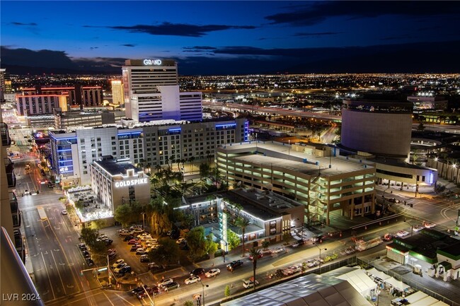 Building Photo - 150 S Las Vegas Blvd