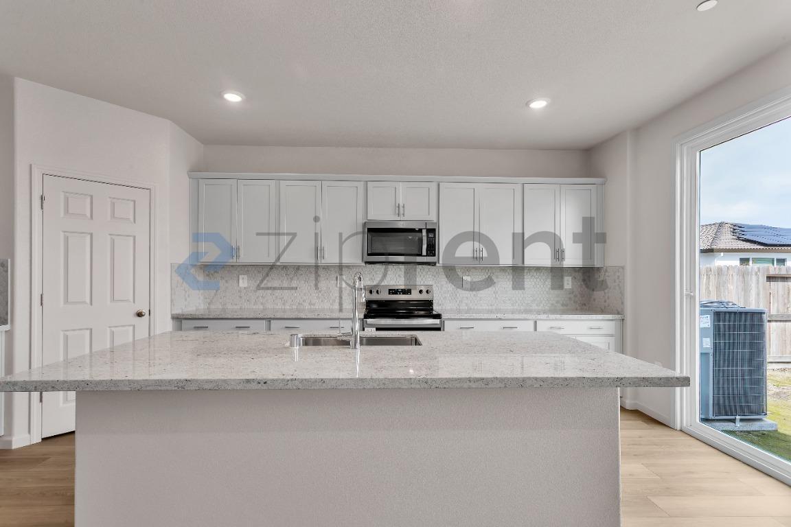 Building Photo - 1790 Haines Ave