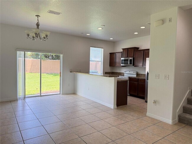 Building Photo - 10713 Savannah Landing Cir