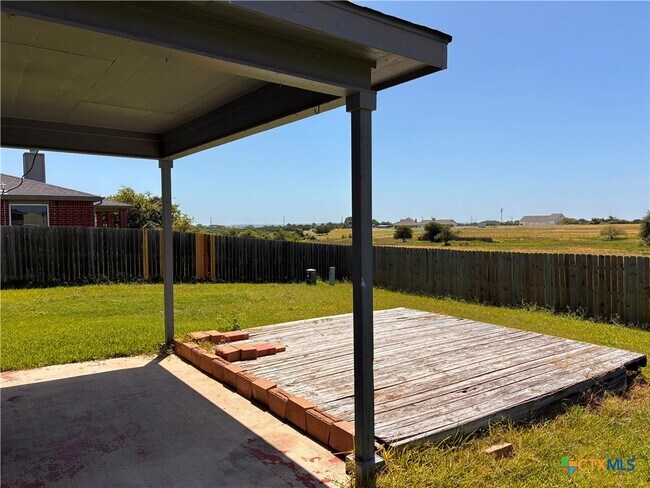 Building Photo - 2508 Mikulec Dr