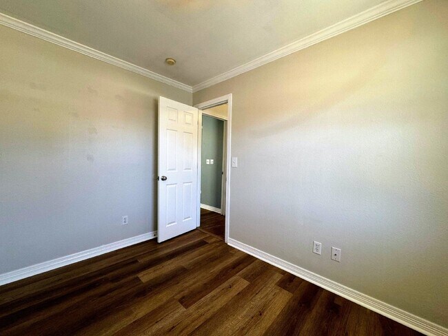 Building Photo - 2691 S Linley Ct