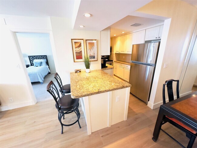 Building Photo - 1 Las Olas Cir