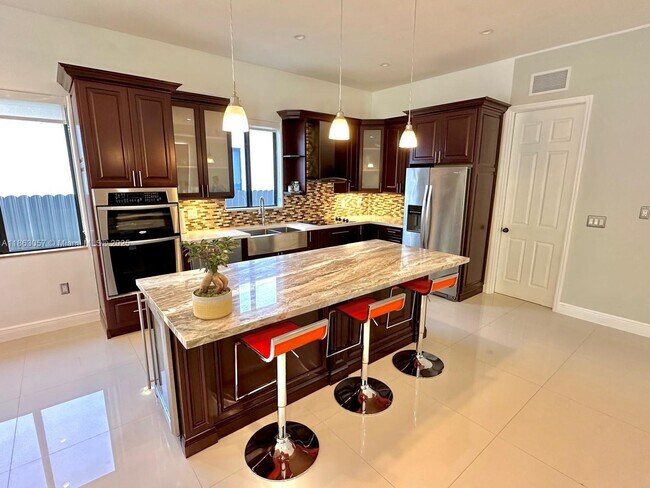 Building Photo - 15750 SW 90th Ave