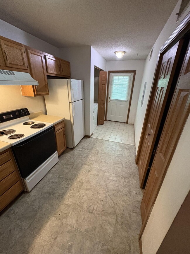 Building Photo - 2 Bed 2 Full Bath for Lease!