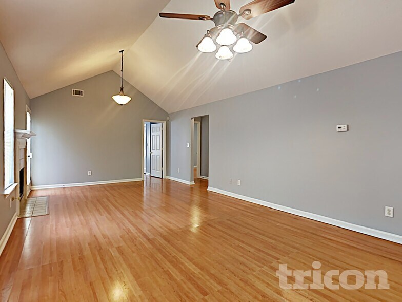 Building Photo - 1049 Charlbury Pl