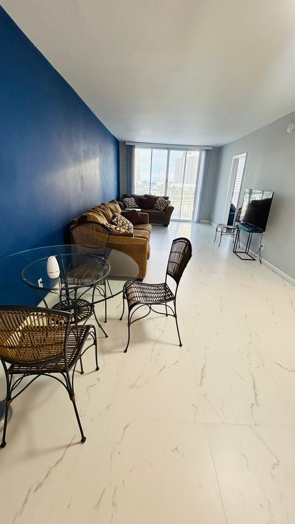 Building Photo - Stunning Waterfront One-Bedroom Apartment with Spectacular Views!