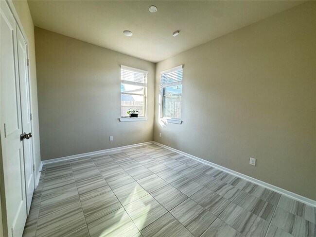 Building Photo - 7623 Green Bulrush Wy