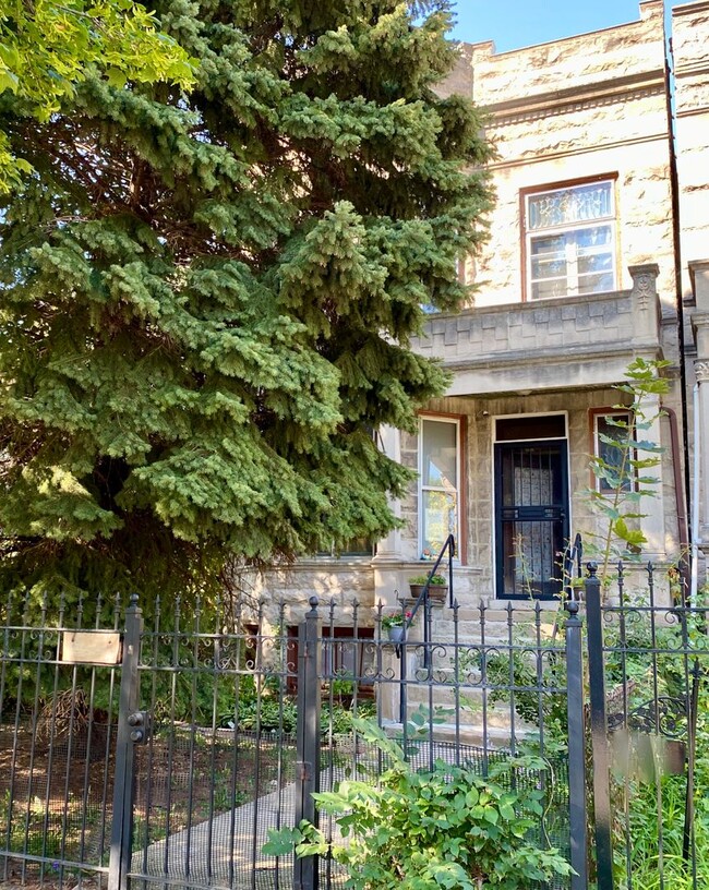 Primary Photo - 2326 S Millard Ave