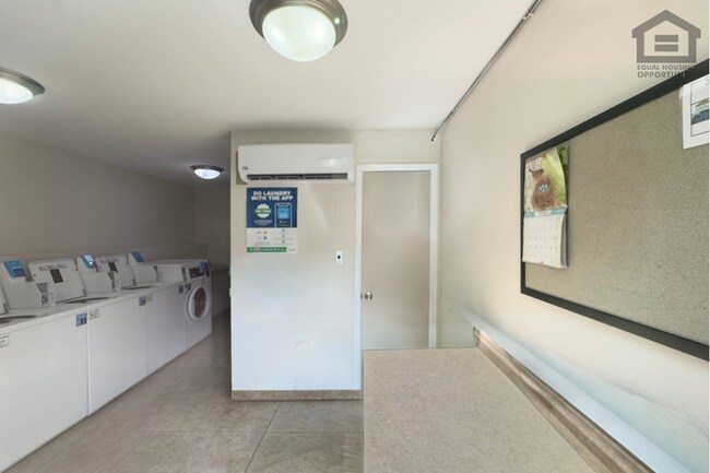 Building Photo - 2Bed/2Bath Condo at Thomas Rd/56th St! Ready for Immediate Move-In!