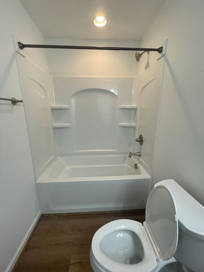 Building Photo - 350 Pinewood Cir