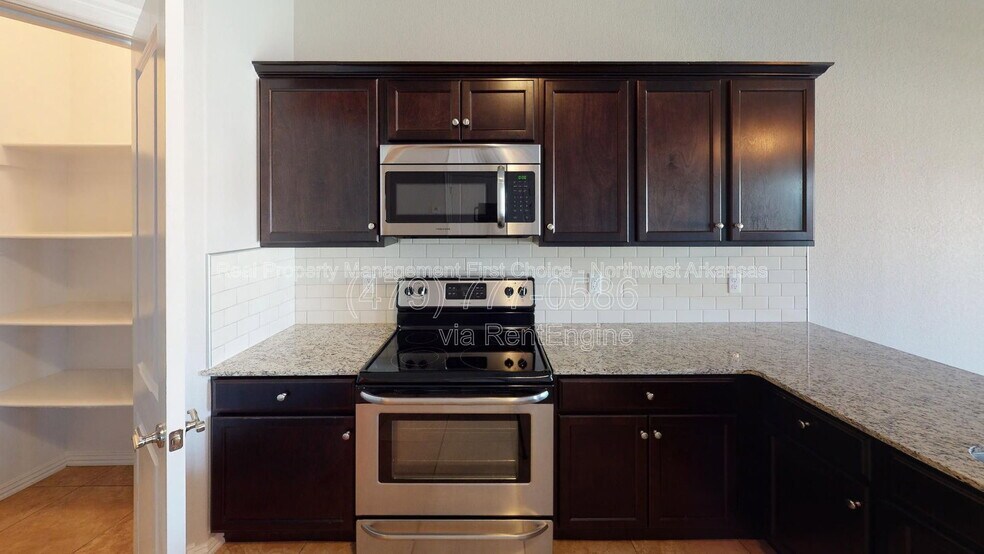 Building Photo - 2702 W Kilimanjaro Way