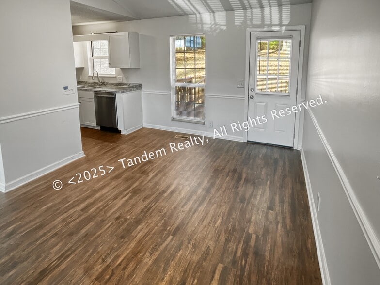 Building Photo - 1412 Woodchimes Ct