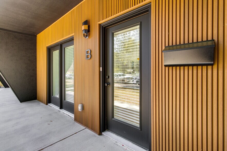 Building Photo - 133 Harden St