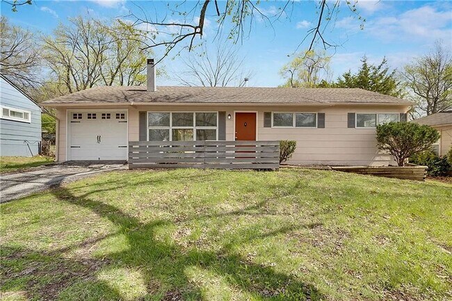 Building Photo - Don’t Miss This Updated 3-Bedroom Home