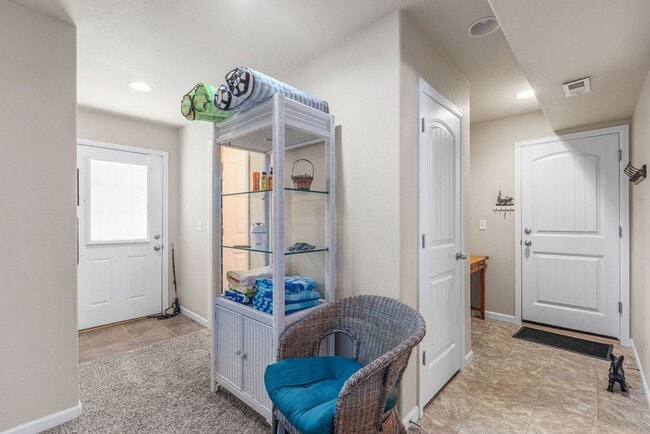 Building Photo - Charming 4-Bedroom, 3-Bath Home in East Loveland