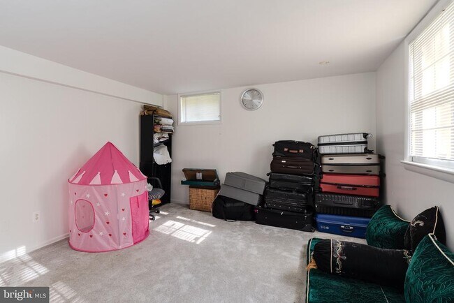 Building Photo - 5626 Hershey Ln