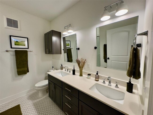 Building Photo - 4704 Sunset Trail