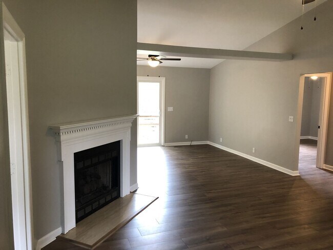 Building Photo - Charming 3BR Home with Spacious Yard in the Heart of Mount Juliet