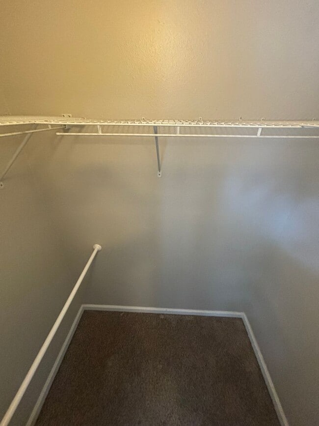 Building Photo - Spacious 3 BR 3 BA in Great Location!