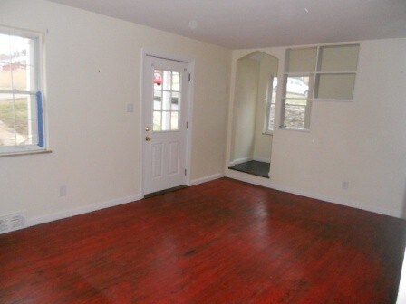 Building Photo - 528 Trenton Ave