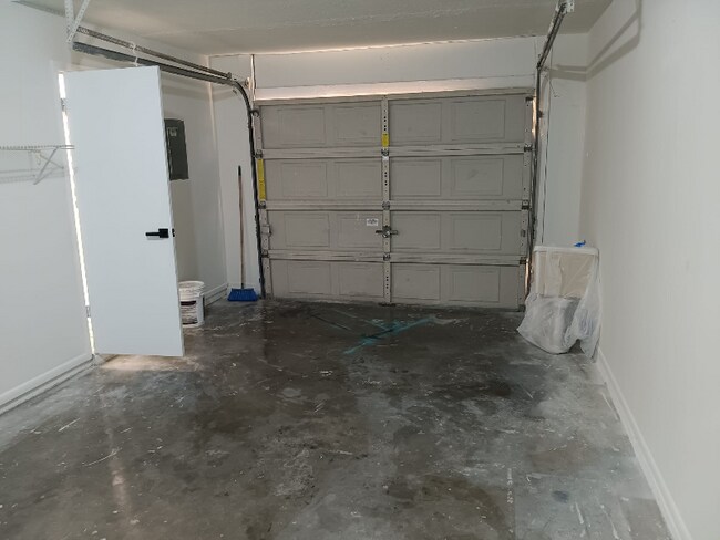 Building Photo - 2507 Matena Ave S