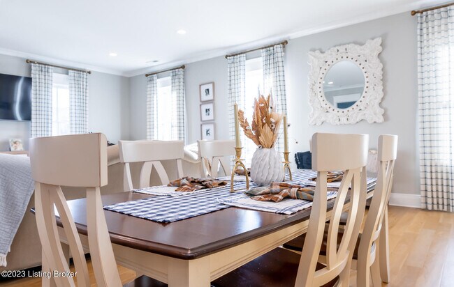 Building Photo - 10400 Meeting St