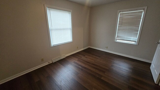 Building Photo - Spacious 4 Bed, 1.5 Bath! ($300 Off Move In Rent! Move in by 1/31!)