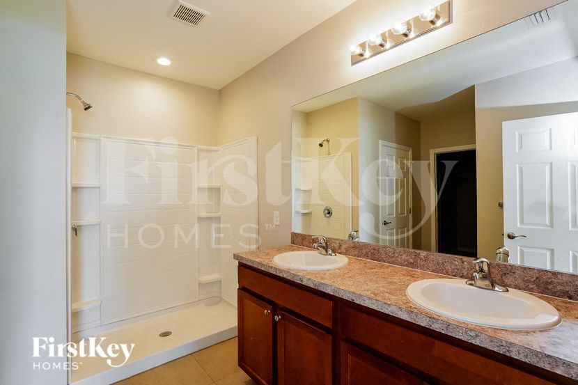 Building Photo - 3452 Acapulco Cir