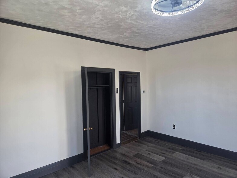 Building Photo - 25 Shepherd St