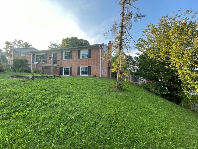 Building Photo - 4724 Koester Dr