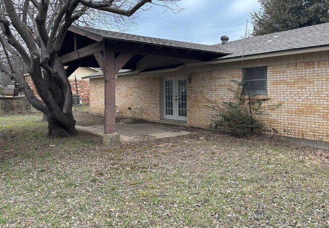 Building Photo - 704 Apollo Dr