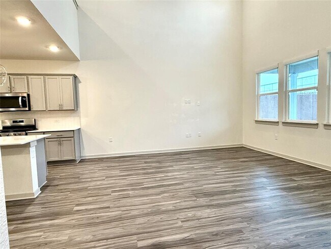 Building Photo - 13916 Lubeck Dr