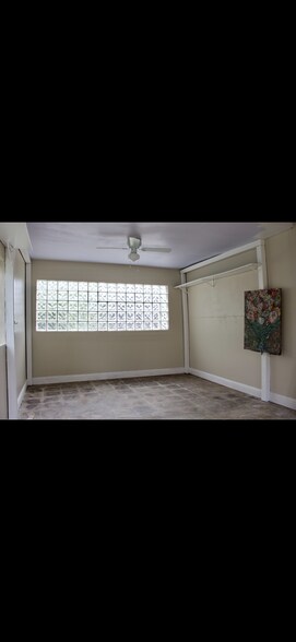 Building Photo - 9850 Gooding Dr