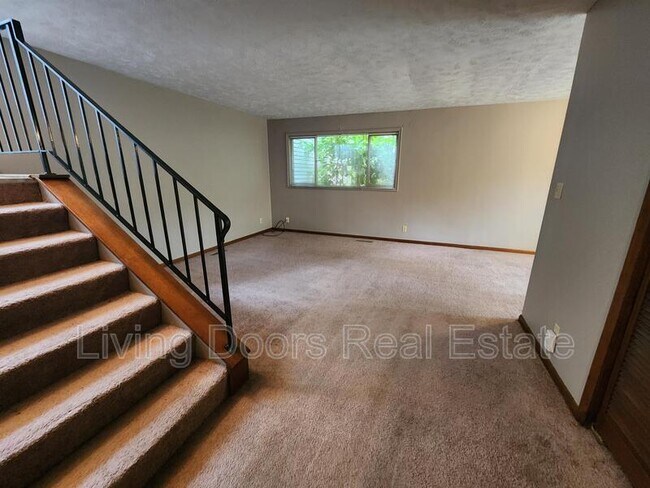 Building Photo - 4933 Ginny Ave