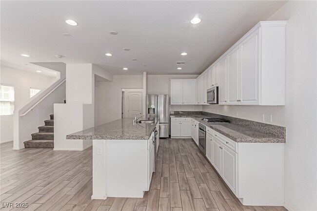 Building Photo - 386 Ambitious St