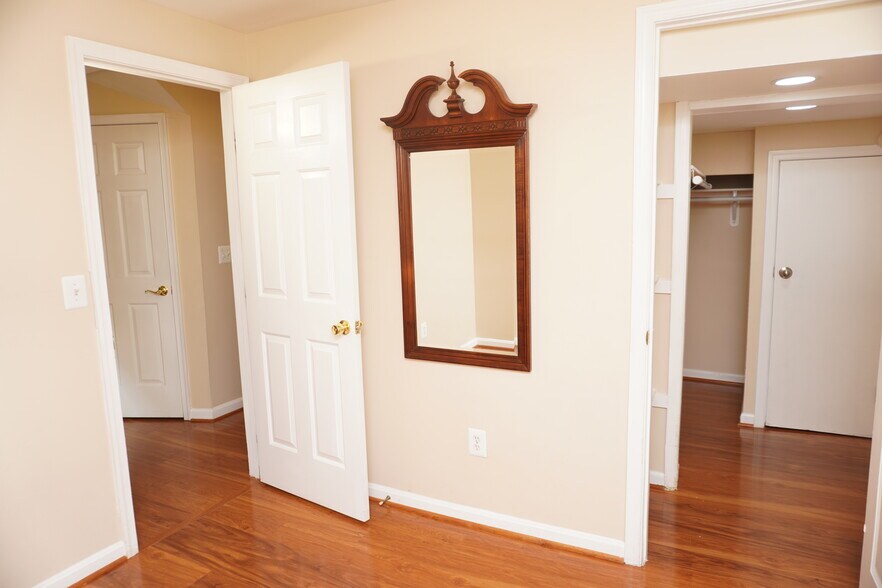 Building Photo - 8381 Township Dr