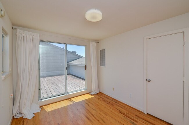 Building Photo - 1505 Utah St