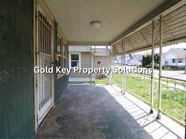 Building Photo - 3 BR 1 BA House with Central Air and Detached Garage (NO SECTION 8)