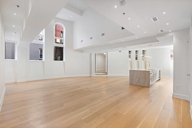 Building Photo - The Raphael 3 Bedroom Rental