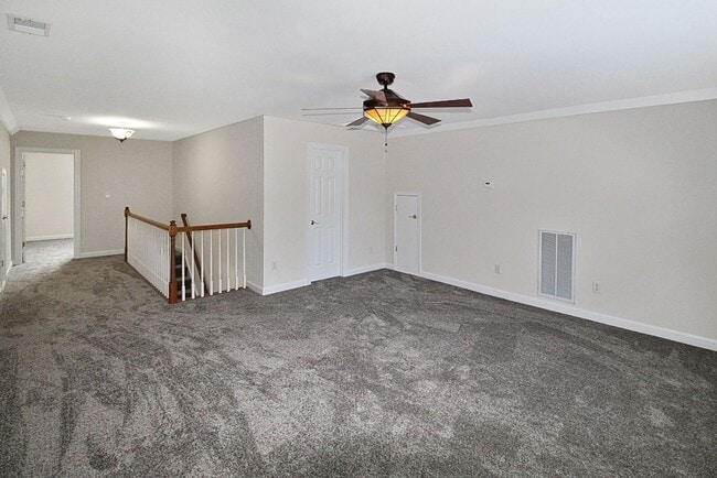 Building Photo - Beautiful Home in Stonehouse!
