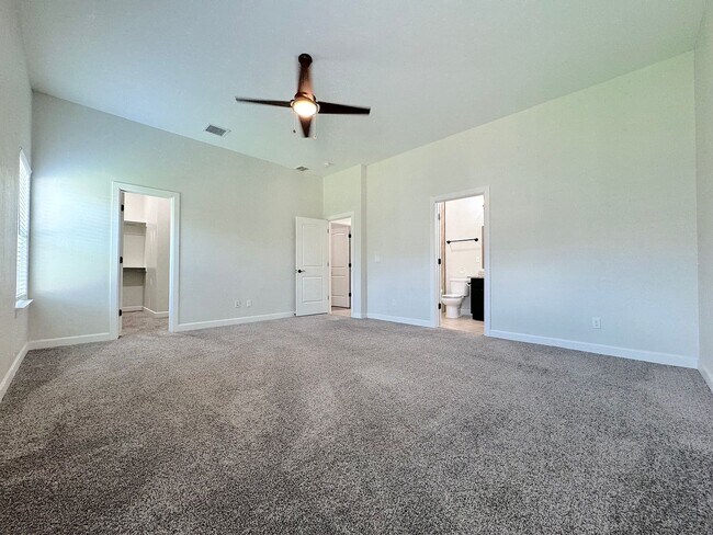 Building Photo - East El Paso 4 bed Refrig A/C with Gorgeous Backyard!