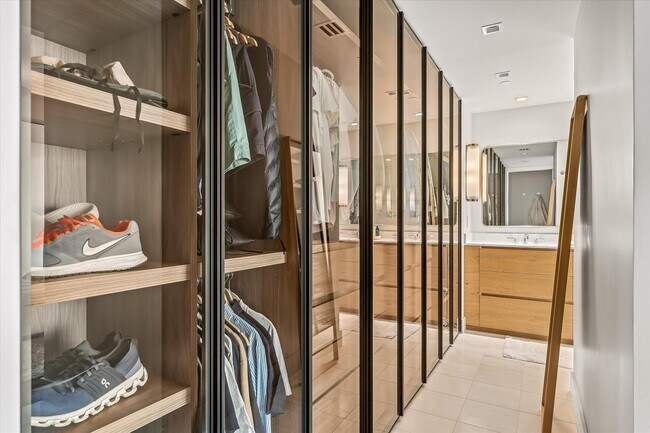 Building Photo - 1040 Biscayne Blvd