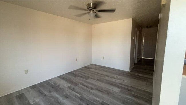 Building Photo - Spacious 2 Bed 2 Bath Duplex