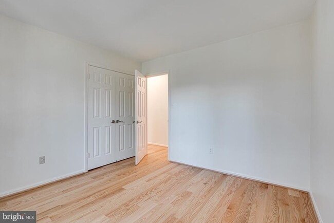 Building Photo - 1423 McLean Mews Ct