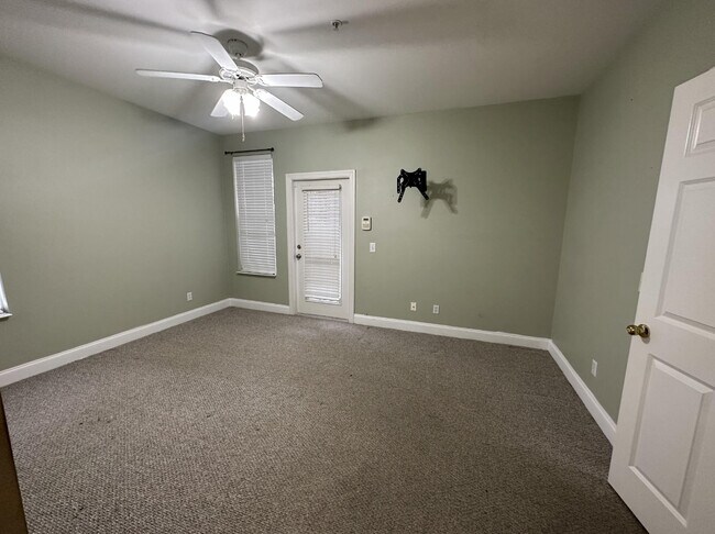 Building Photo - 4316 Summercrest Blvd