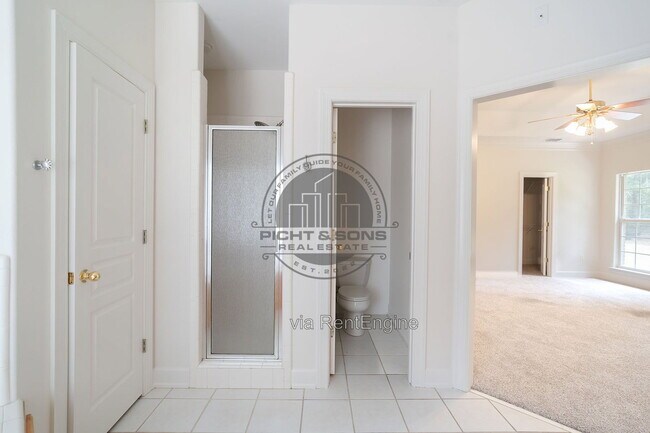 Building Photo - 9540 Starhawk Dr