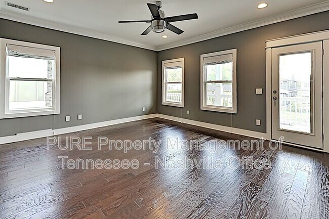 Building Photo - 1011B Caldwell Ave